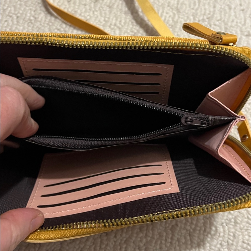 Yellow Phone Touchscreen Wallet Case - Picture 6 of 9